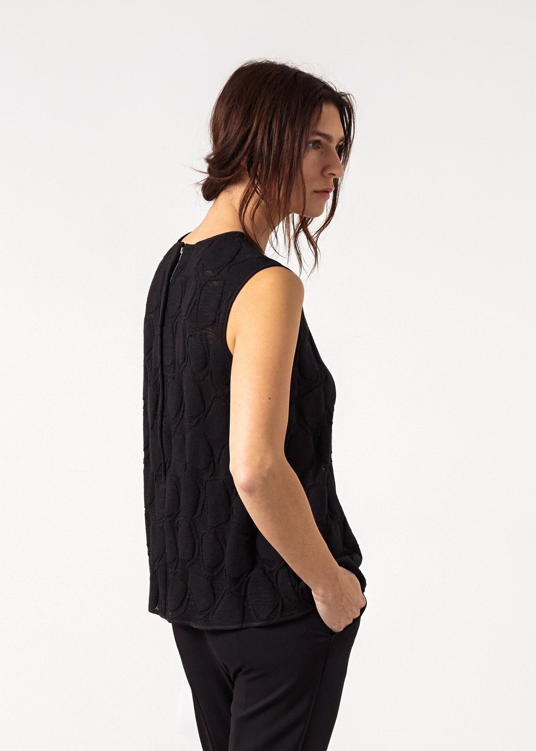 Zip Back Circle Blouse in Black - mageplaza100.myshopify.com - Ter et Bantine - [variant_title]