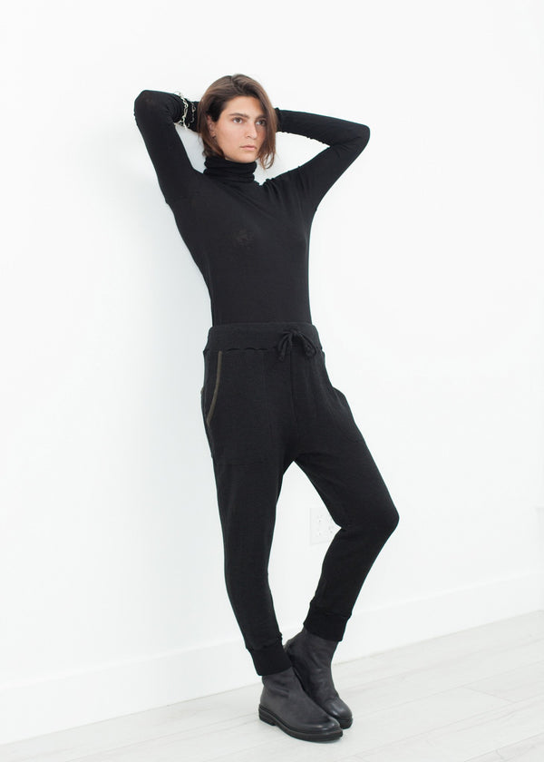 Highsoft Cropped Sweat in Black - mageplaza100.myshopify.com - V:Room - [variant_title]