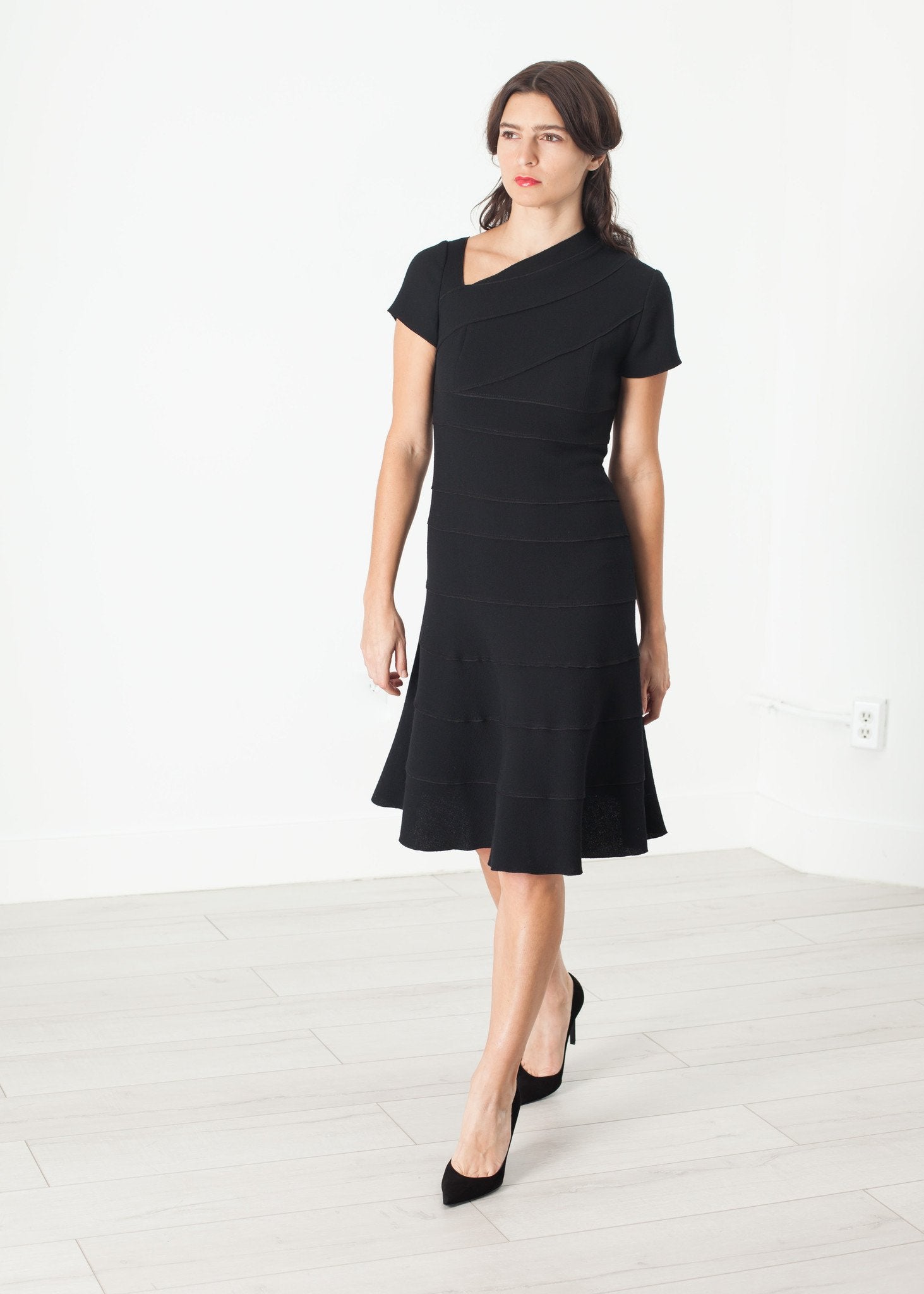 Lined Silhouette Dress in Black - mageplaza100.myshopify.com - Amelia Toro - [variant_title]