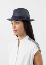 Translation missing: it.sections.featured_product.gallery_thumbnail_alt